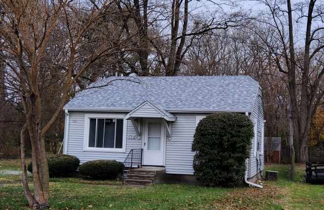 Cozy East Hazel Crest Home - 17312 Lathrop Avenue, East Hazel Crest, IL 60429