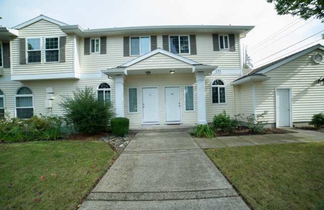 Luxury Unit in Prime Location! - 370 North Douglas Street, Canby, OR 97013 Luxury Unit in Prime Location! - 370 North Douglas Street, Canby, OR 97013