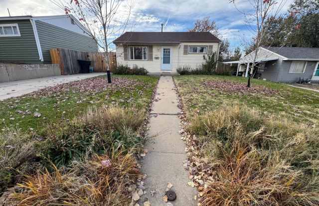 Cute Ruby Hill Home - 1665 South Raritan Street, Denver, CO 80223