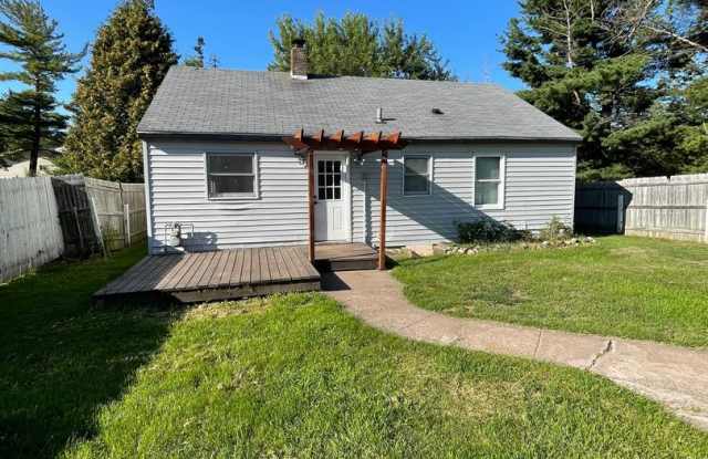 AVAILABLE NOW - 2 Bedroom, 1 Bath Two Harbors Home photos photos