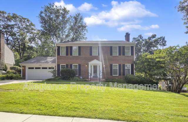 2206 Fort Ward Pl Gallery 2