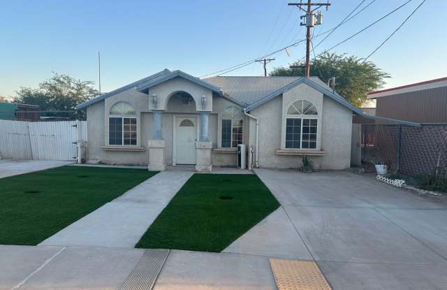 Remodeled 4 bedrooms 2 baths house in Imperial Gallery 1