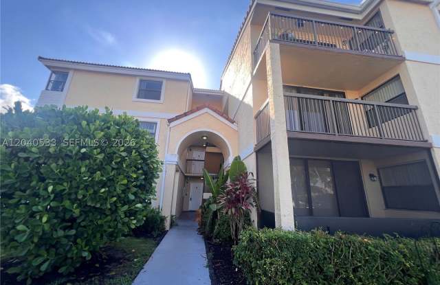 5661 Riverside Dr Gallery 1
