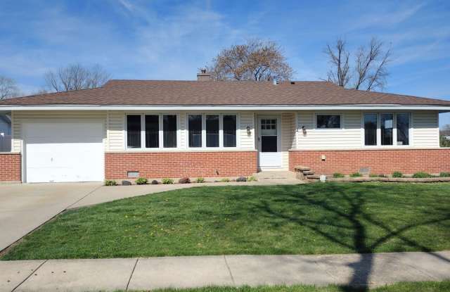2 RIDGEWOOD Road - 2 Ridgewood Road, Elk Grove Village, IL 60007