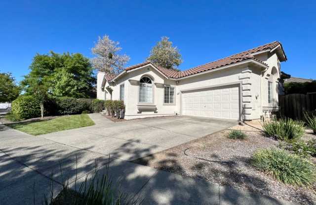 3 Bedroom, 2 Bathroom Popular North Napa Rancho Las Flores Area photos photos