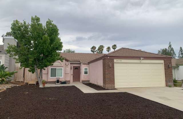 3 Bedroom Single Story House in Murrieta Available for rent - 24710 Morningstar Drive, Murrieta, CA 92562