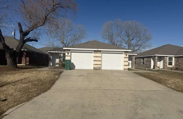 933 Maplewood - A photos photos