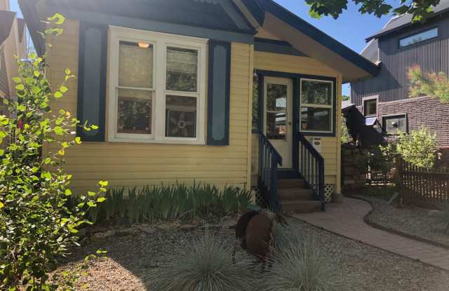 Great location! Furnished 2 bedroom, 1.5 bath House with Bonus Room Gallery 3