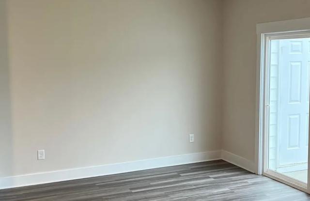 Modern 3-Bedroom Townhome Near Downtown Greer with Garage & Loft Gallery 4