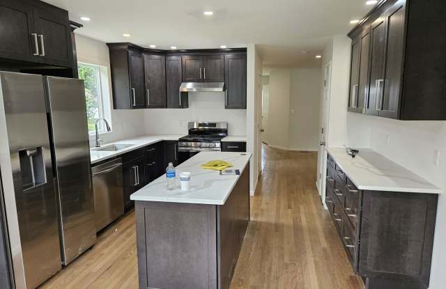 3024 Grey Cliff Way Gallery 2