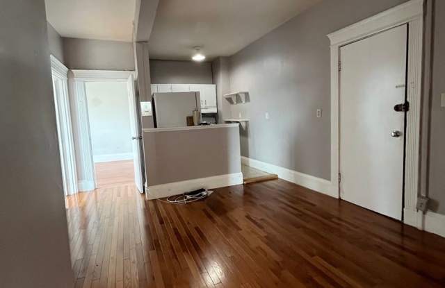 Huge 4 Bed Close to BU Gallery 1
