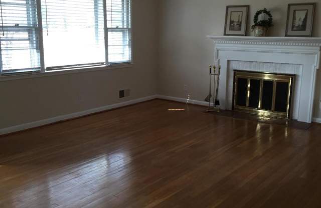 1426 MAYFLOWER DRIVE Gallery 3