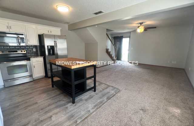 1611 SW Highland Dr Gallery 3