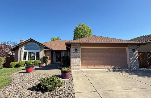 Immaculate 3 bedroom, 2 bath home in desirable Medford Neighborhood! photos photos