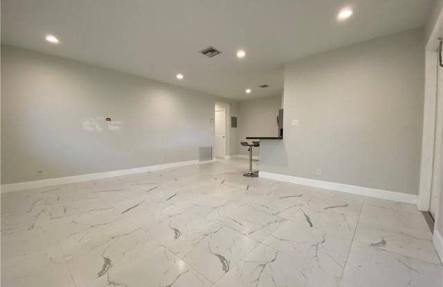 624 NE 10th Avenue Gallery 4