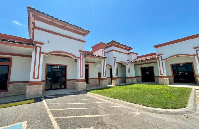 725 S Raul Longoria Rd - 725 South Raul Longoria Road, Edinburg, TX 78542