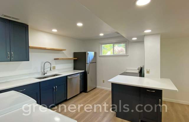 Cooper Point Daylight Basement ADU with Water Views Gallery 1