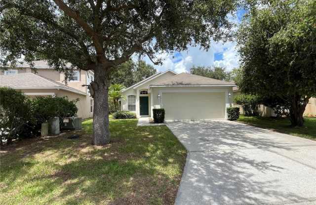 2049 WHISPERING TRAILS BOULEVARD - 2049 Whispering Trails Boulevard, Winter Haven, FL 33884