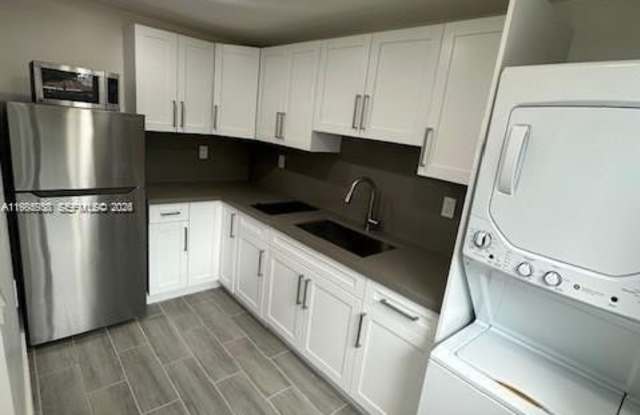 1030 SW 96th Ave photos photos