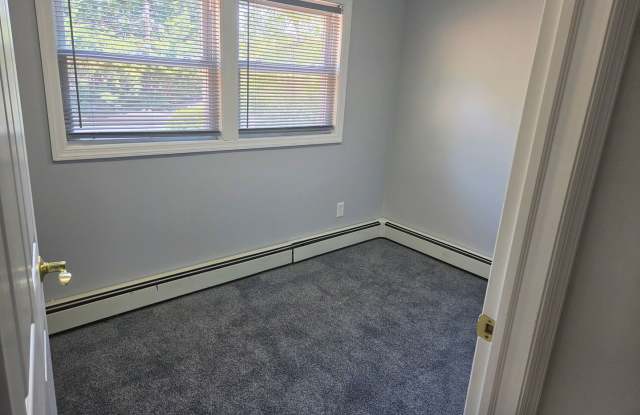 Charming 2BR 2nd floor apartment in Farmingdale Gallery 3