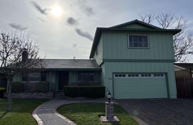 1688 Kearny Court - 1688 Kearny Court, Petaluma, CA 94954