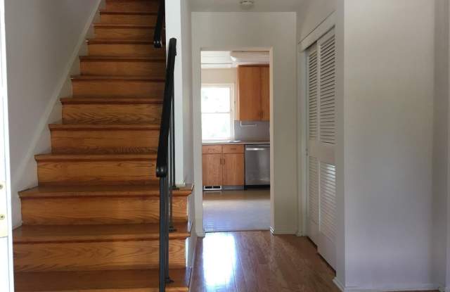 721 FISKE LANE photos photos
