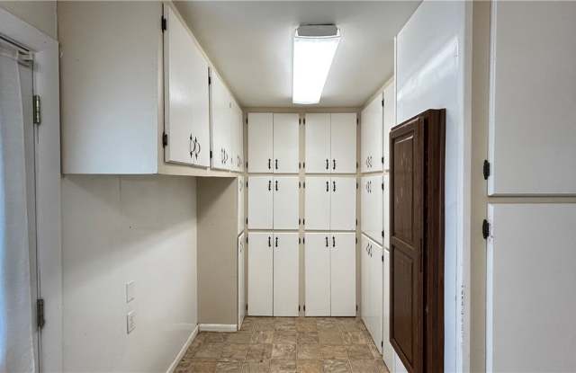 477 W Tulsa Gallery 4