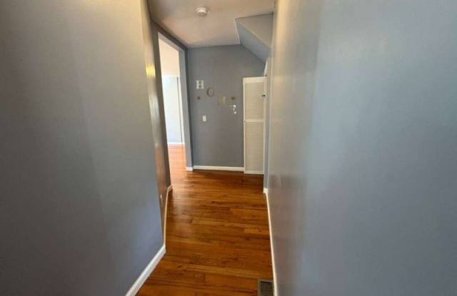 239 S Clinton St Gallery 3