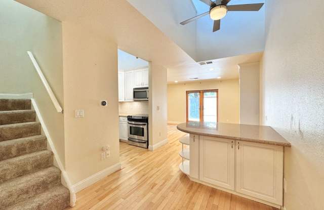 Downtown/Midtown/ R Street Corridor - Condo Across from Roosevelt Park! 966 Q Street Gallery 1