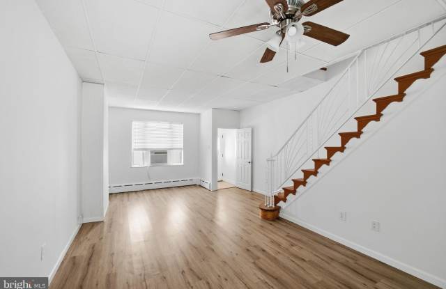 1802 TREE Street Gallery 3