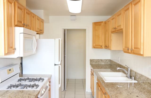 424 Parkside Dr Gallery 2