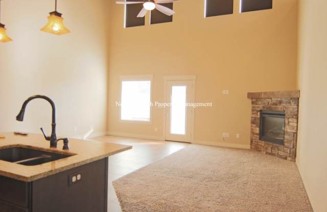 2135 W Carson Gallery 4