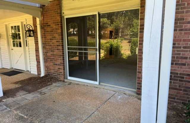 newly renovated 2 bedroom 2 bath home Gallery 3