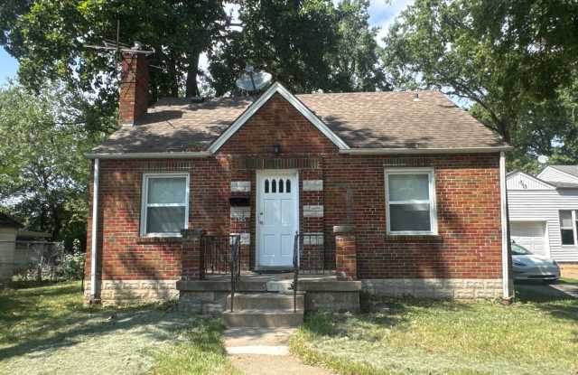 Updated 3 Bed 1 Bath w/Large Yard photos photos