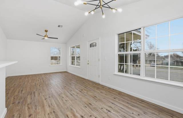 1525 Northeast 8th Street Gallery 4