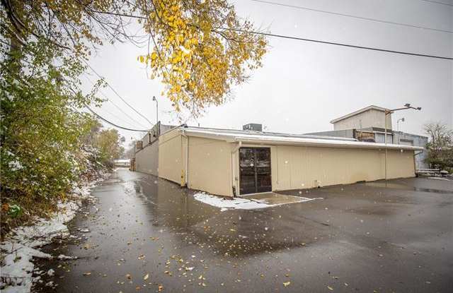 169 W CLARKSTON Road Gallery 3