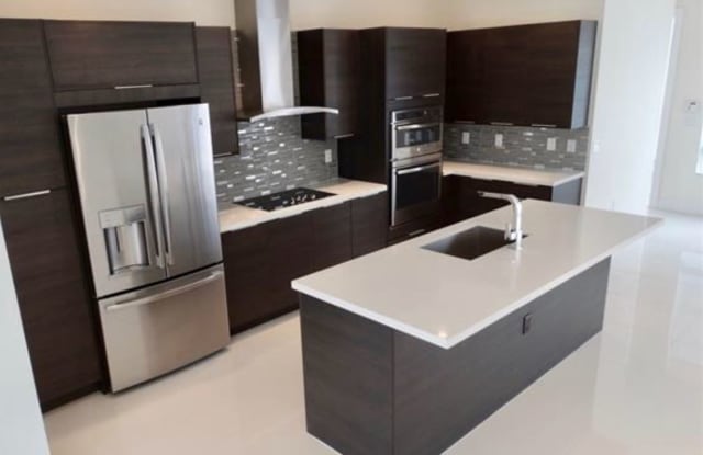 10432 NW 63rd Ter # A Gallery 2
