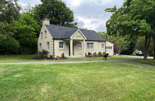 29 East Circle Road - 29 East Circle Road, Norris, TN 37828