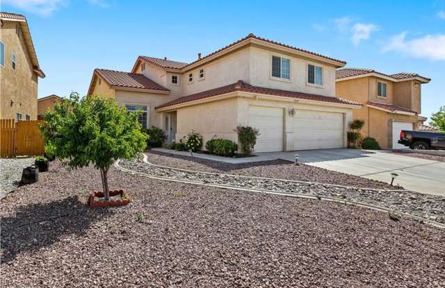 Charming 6 bedroom | 3 Bathroom Gallery 4