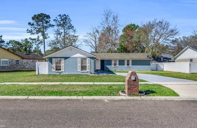 Inviting-All Brick-3 bedroom Home Gallery 1