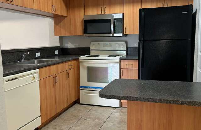 *Special: up to 2 months FREE + Waived Utility Connection Fee + $75 app credit* - 10166 Northwest 33rd Street, Coral Springs, FL 33065