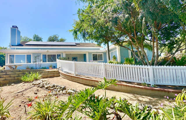 Beautiful Home, in Quiet Country Setting, Large, Private, Fenced Yard Space, with Landscaper Included! photos photos