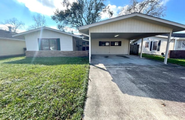 824 S 14 1/2 St - 824 South 14th Street, Nederland, TX 77627