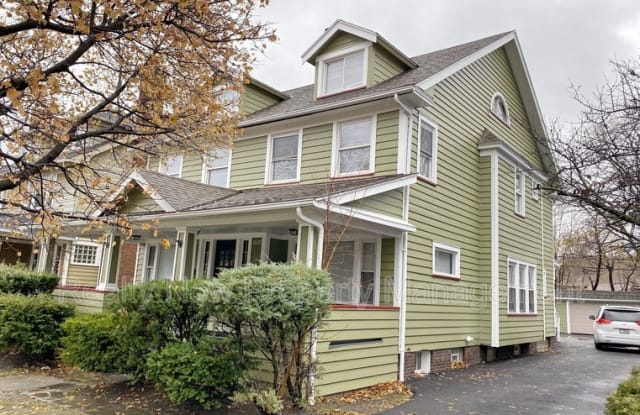 13123 Cedar Rd - 13123 Cedar Road, Cleveland Heights, OH 44118