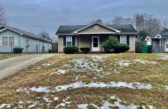 Welcome to this charming 3-bedroom, 2-bathroom home located in the vibrant city of Charlotte, NC. photos photos