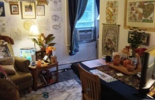 19 Main St Gallery 2