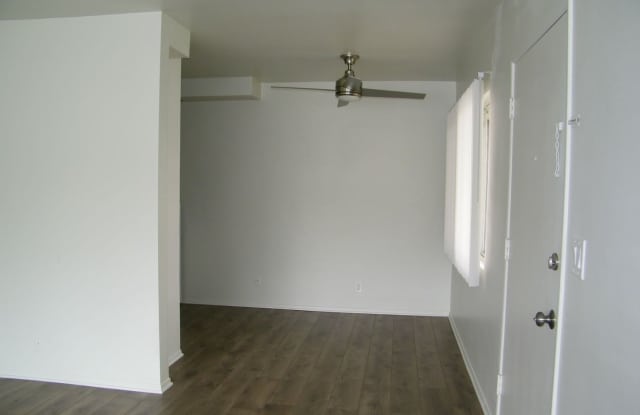2bed/2bath AVAILABLE NOW Gallery 3
