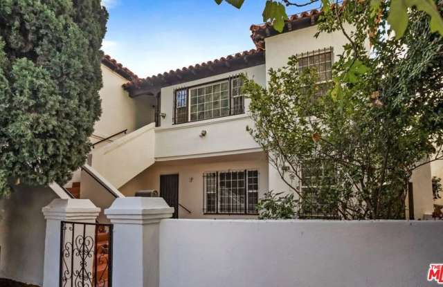 231 S Doheny Dr - 231 South Doheny Drive, Beverly Hills, CA 90211