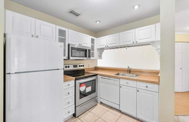 967 Coral Club Drive 967 - 967 Coral Club Drive, Coral Springs, FL 33071