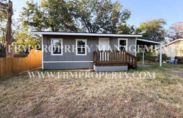 103 Allyn Ave - Cozy 2 Bedroom, 1 Bathroom Home in Corsicana, TX! photos photos